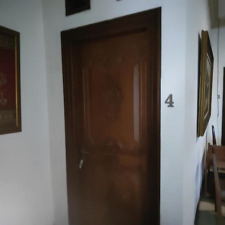 Tirto 27 Homestay Yogyakarta Exterior photo