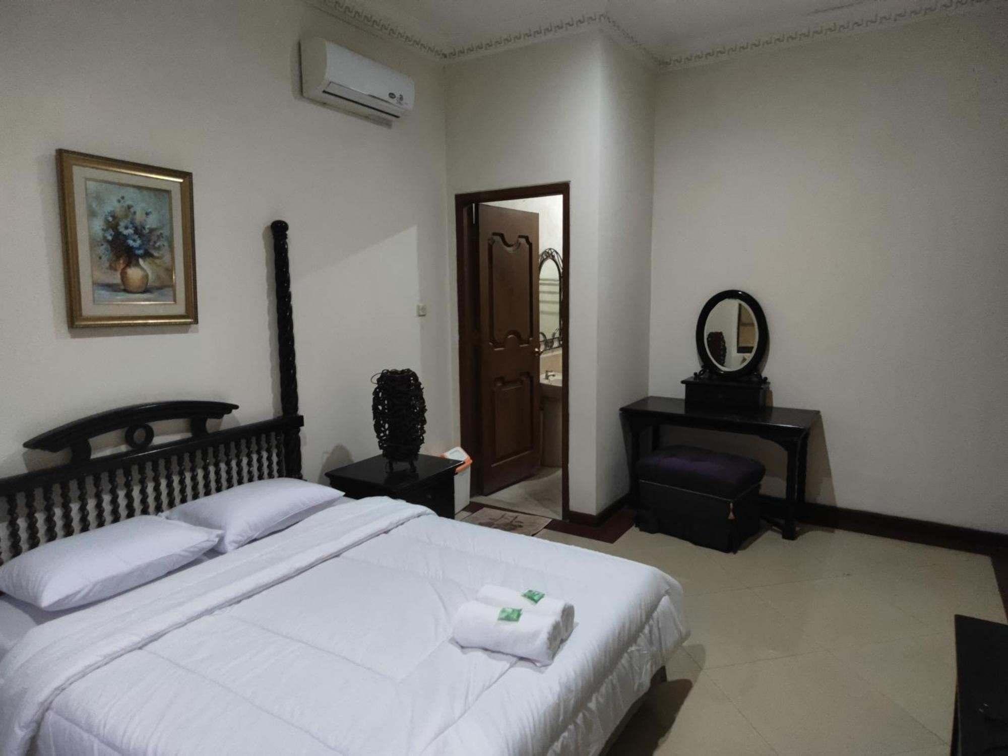 Tirto 27 Homestay Yogyakarta Exterior photo