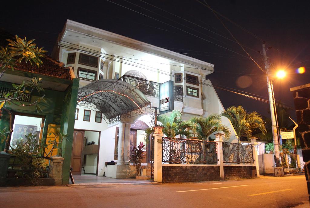 Tirto 27 Homestay Yogyakarta Exterior photo