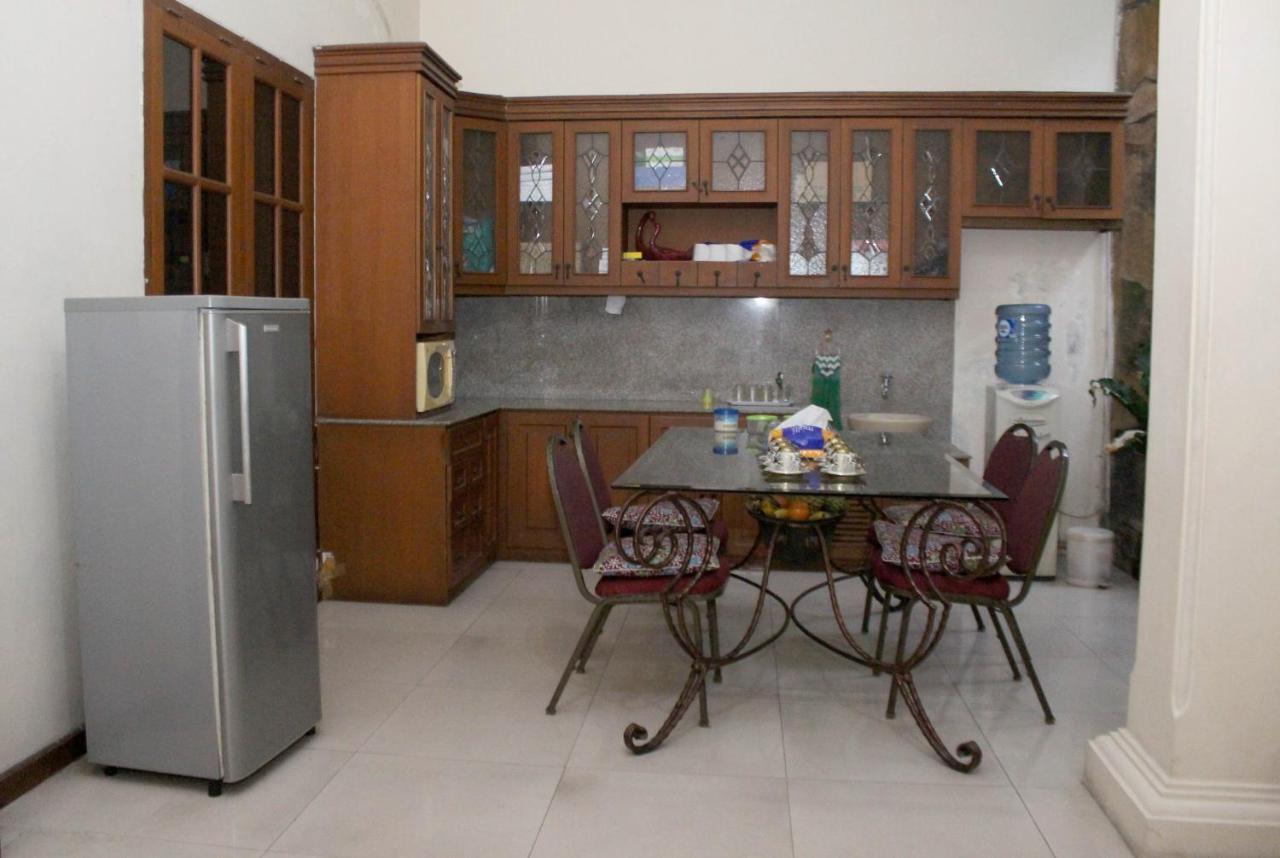 Tirto 27 Homestay Yogyakarta Exterior photo
